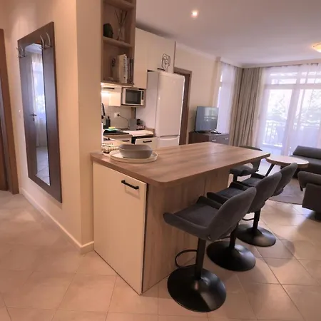 Summer Mood, Forest Feeling In Appartement *